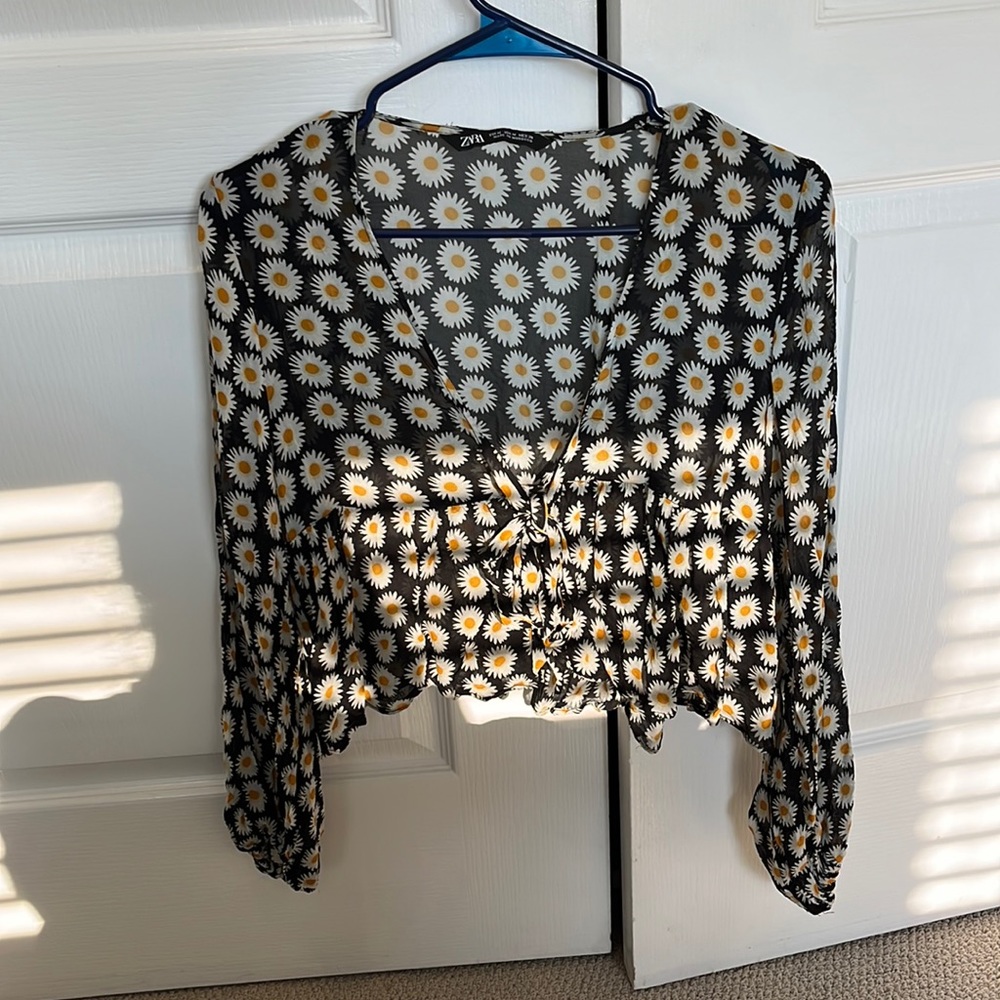 Zara floral sheer top with daisy print